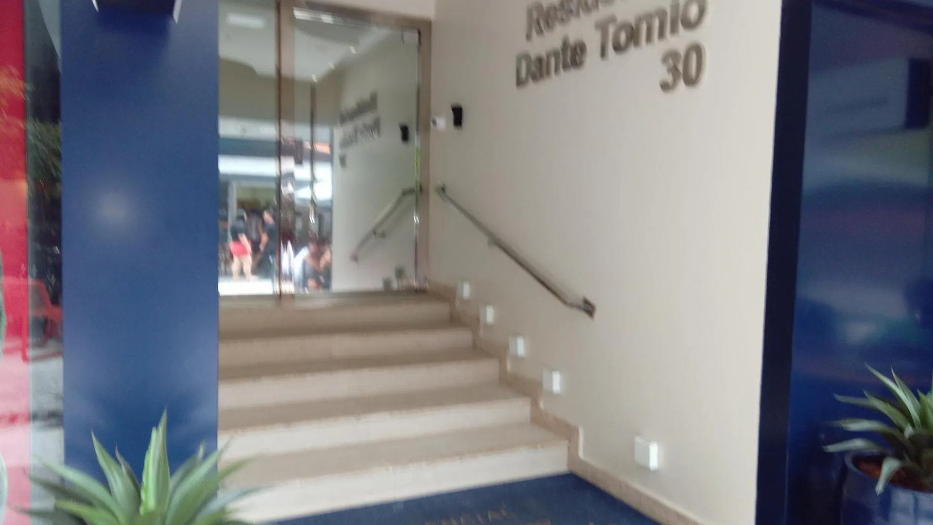 Apartamento Dante Tomio contacts